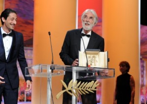 Michael Haneke riceve la Palma d'Oro a Cannes 2012