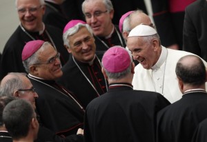 Papa Francesco con i vescovi